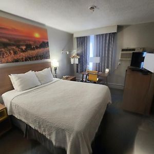 Economy Queen Room